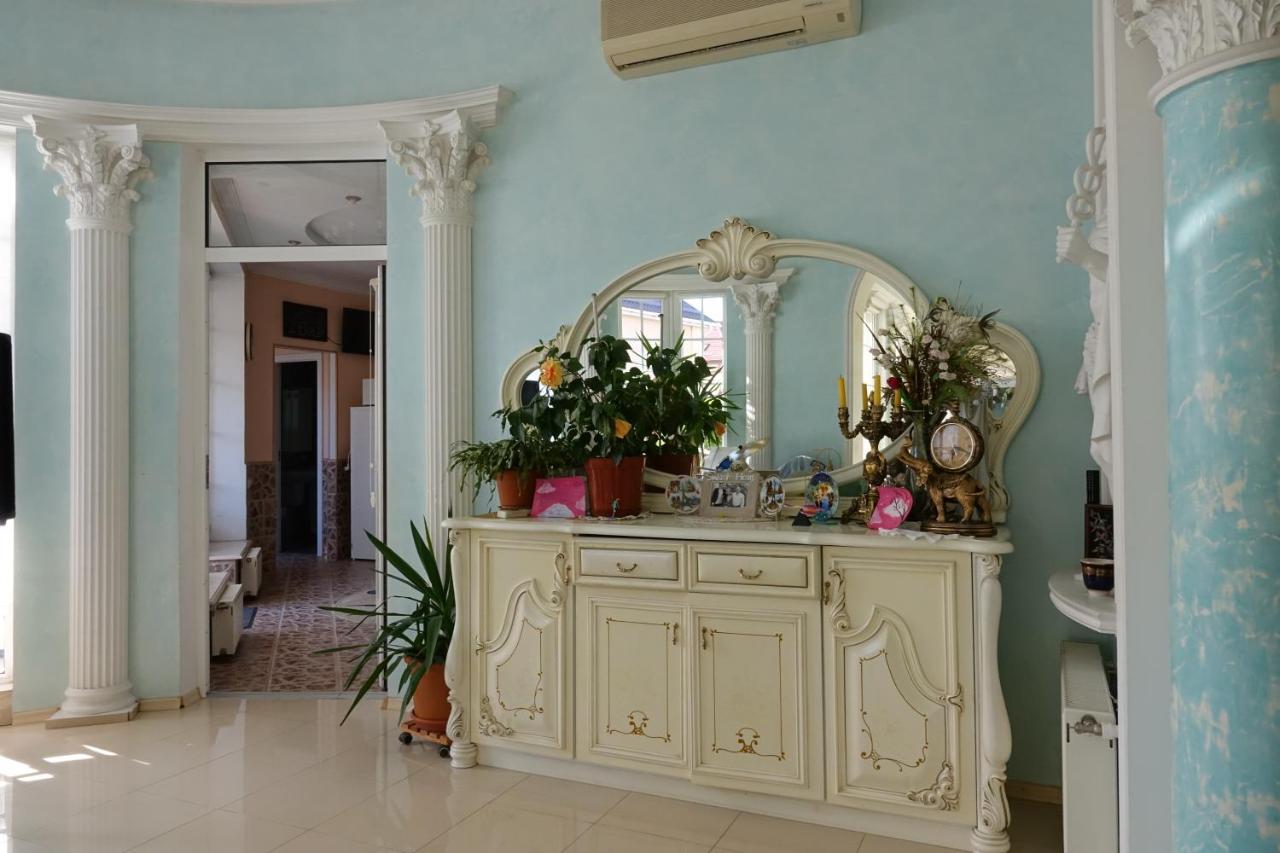 אודסה White House Apartments מראה חיצוני תמונה